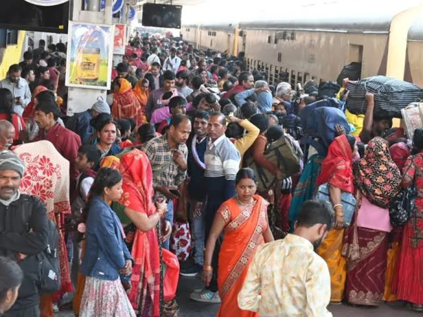 रेलवे स्टेशन बना कुरुक्षेत्र, ट्रेन में बैठने को लेकर घमासान.